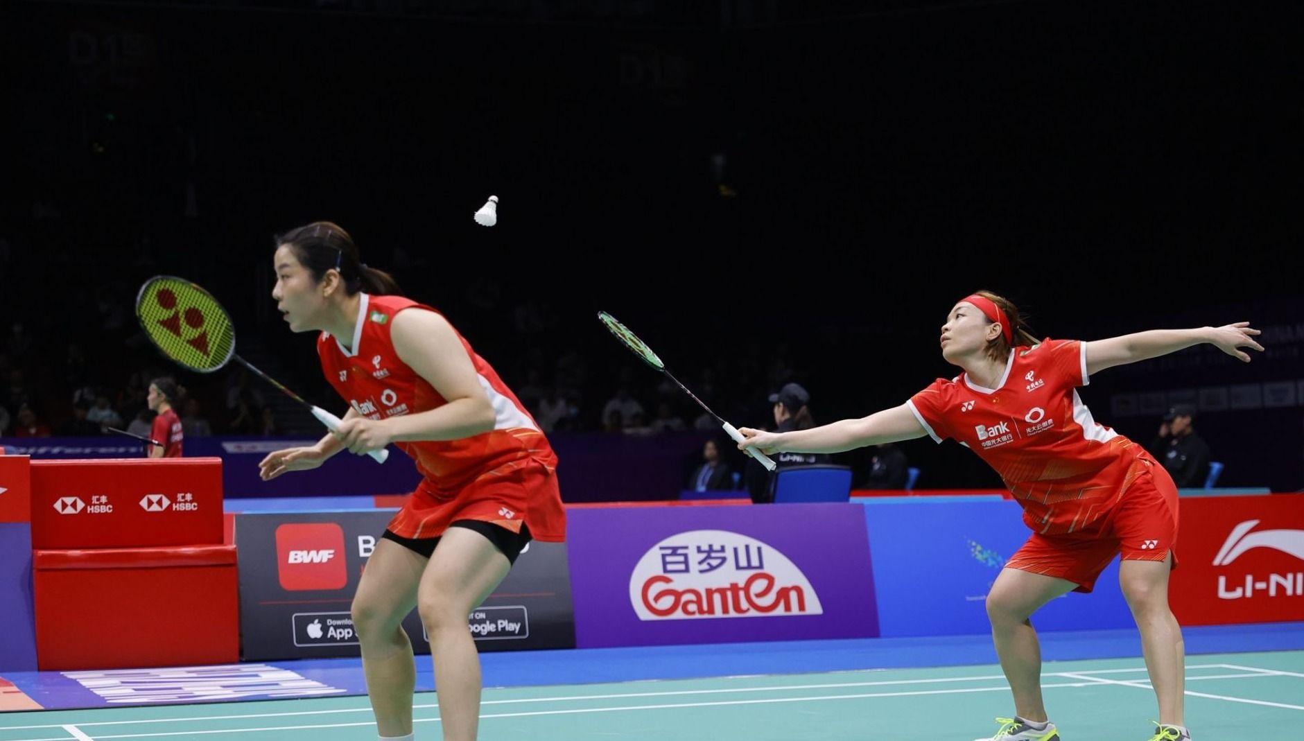 出了类似的 出了类似的