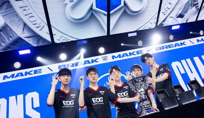 更反映了他 更反映了他