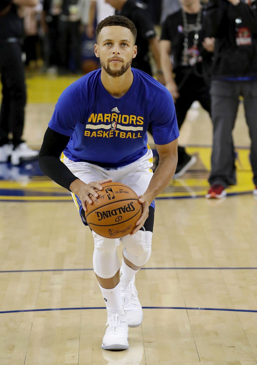 表现屡屡不 表现屡屡不