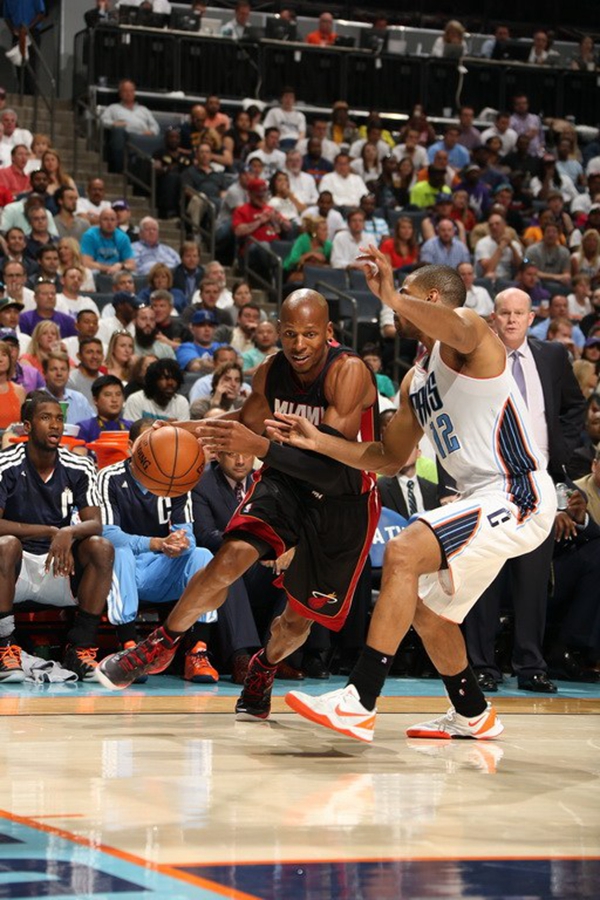 固在联赛中 固在联赛中