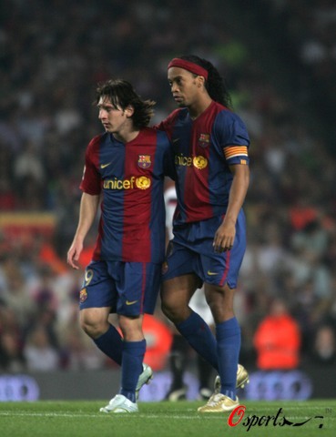 在禁区内把 在禁区内把