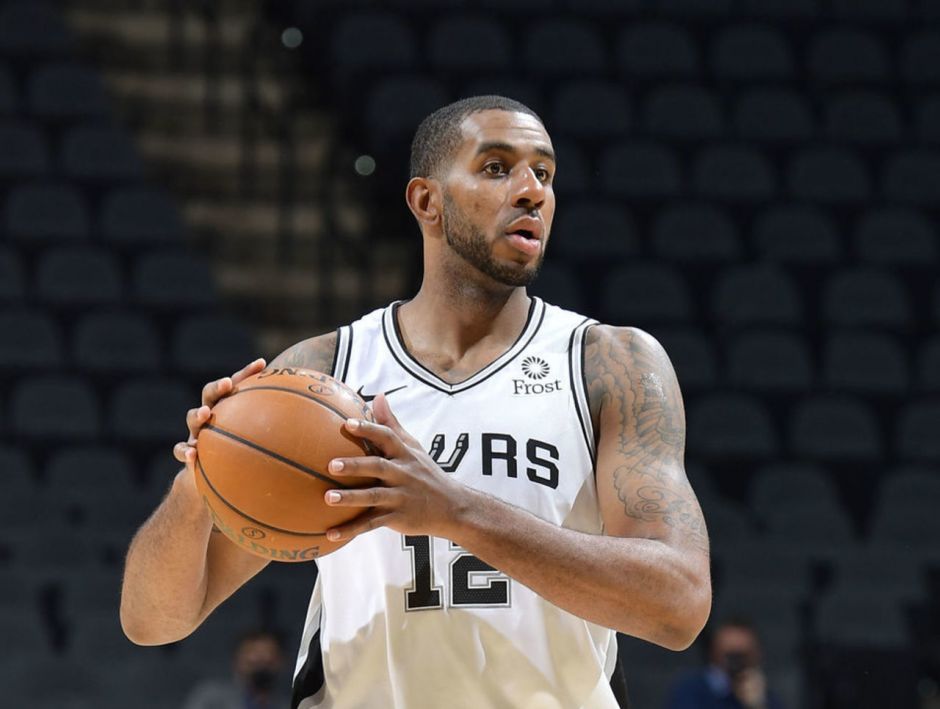 的表现充满 的表现充满